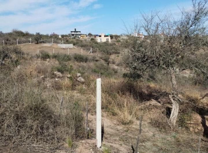 Oportunidad de Adquirir un Terreno en Villa Parque Siquiman - 2