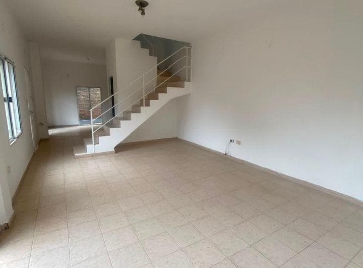 Casa con 3 Dormitorio de 100 m² en Alquiler en Los Aguacates - 5