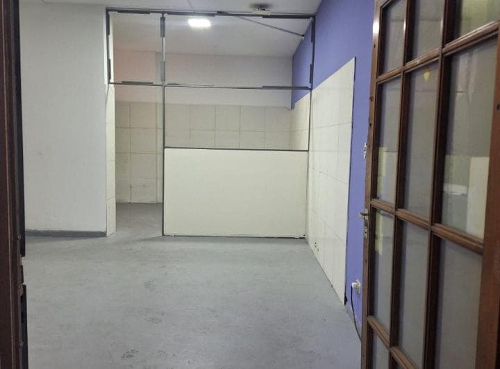 Vendo Oficina Comercial de 100 m² en Venta en Centro - 4