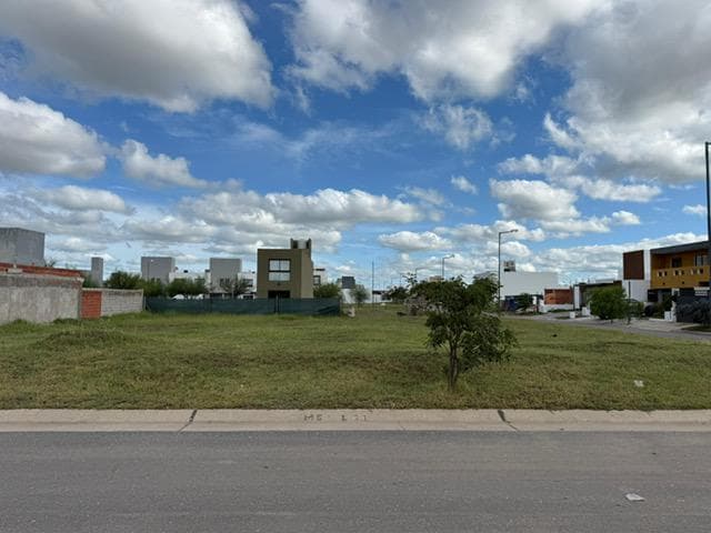 Venta Lote Esquina en Docta Boulevar Apto Duplex - 5