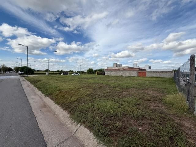 Venta Lote Esquina en Docta Boulevar Apto Duplex - 4