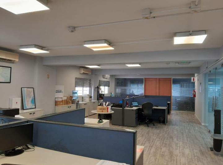 Venta Piso de Oficina Remodelado en Maipú y Lavalle - 2