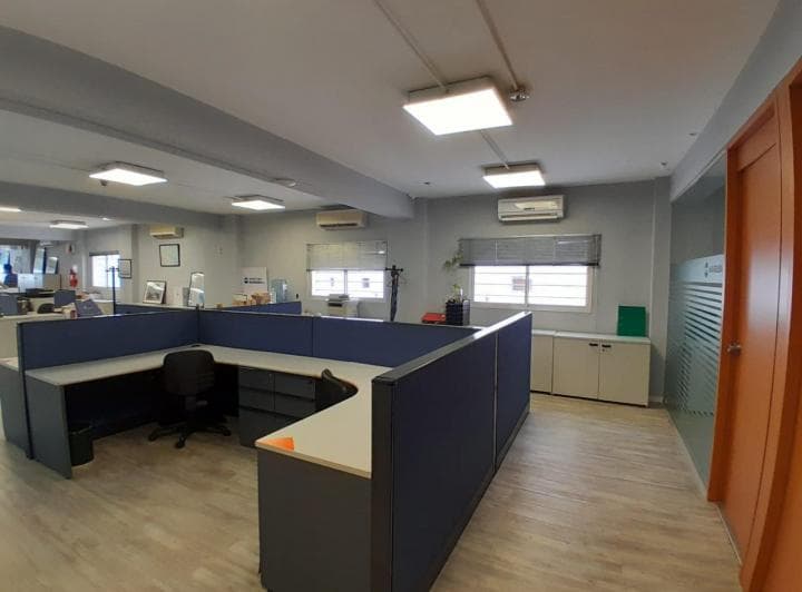 Venta Piso de Oficina Remodelado en Maipú y Lavalle - 3