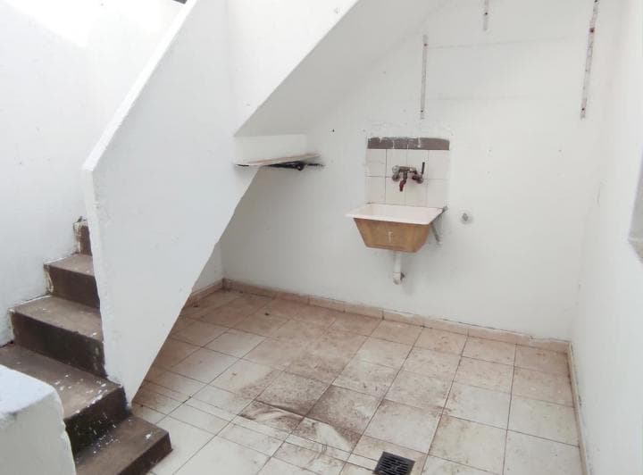 Venta Casa Interna - 3 Dorm. - Patio - Terraza - Quincho - Pje Larguía - 5