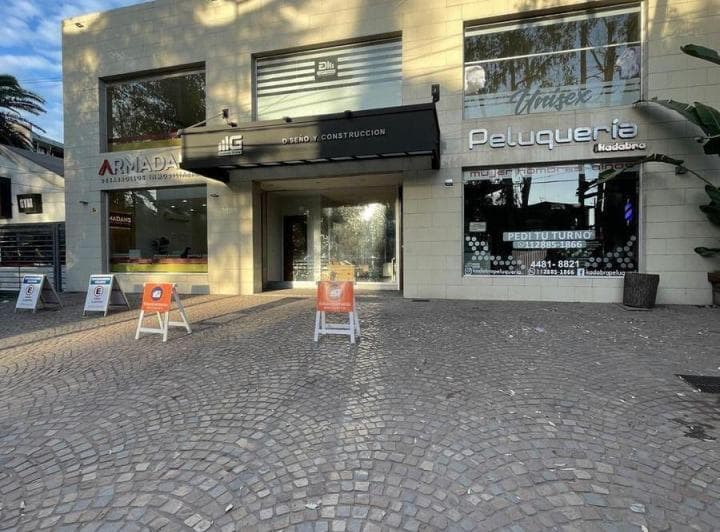 Venta de 3 Locales Comerciales - Parque Leloir - 2