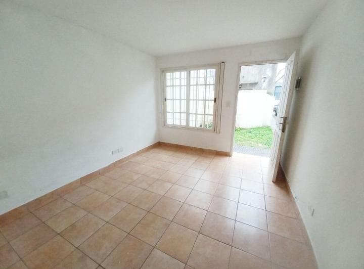Casa 3 Ambientes. | Doctor Agote Al 200 - 2
