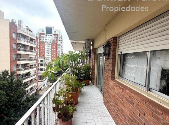 Hermoso Departamento de 4 Ambientes con Dependencia, Al Frente con Doble Balcón - 2