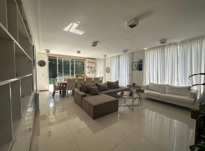 Venta de Casa de 4 Dorm. en Grand Bell 1, City Bell - 5