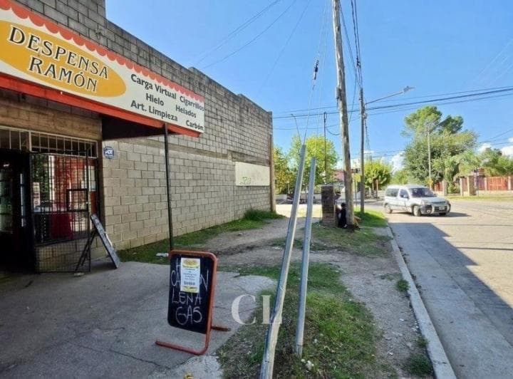Venta Local Comercial con Deposito en Av Brasil y Uspallata en Villa Carlos Paz - 4