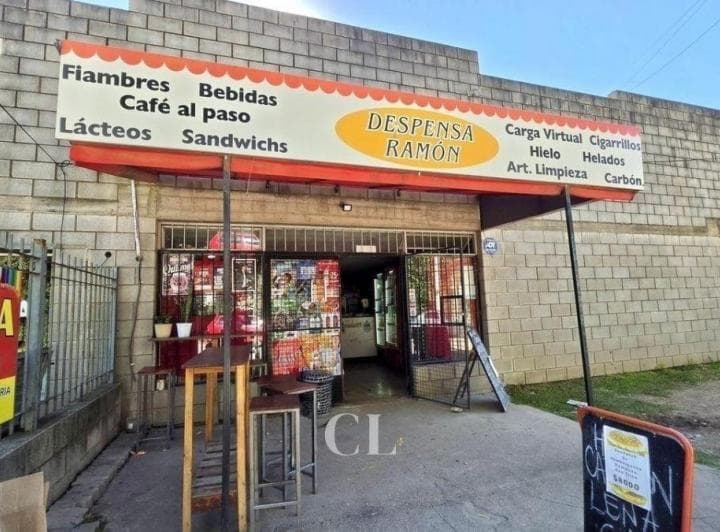 Venta Local Comercial con Deposito en Av Brasil y Uspallata en Villa Carlos Paz - 2