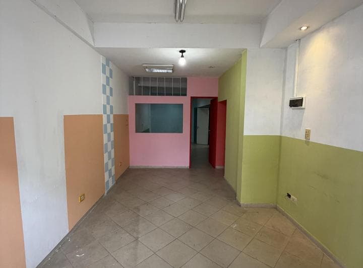 Venta Local Comercial a La Calle en Boedo - 2