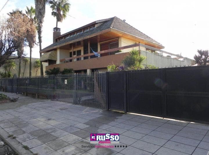 Venta Casa de 7 Ambientes en San Justo - 2
