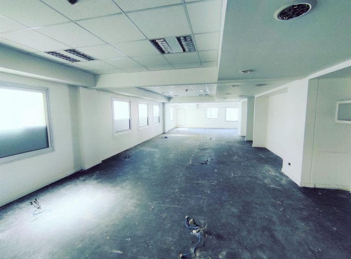 Edificio de Oficinas en Esquina - 3