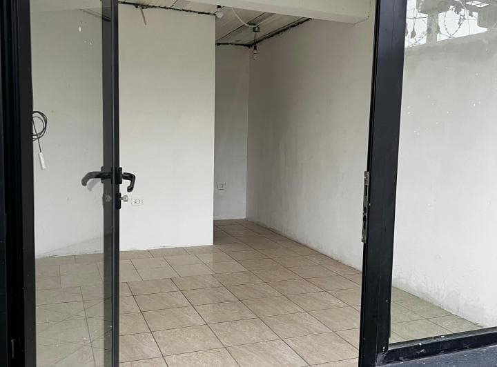 Local Comercial en Alquiler en Berisso - 4