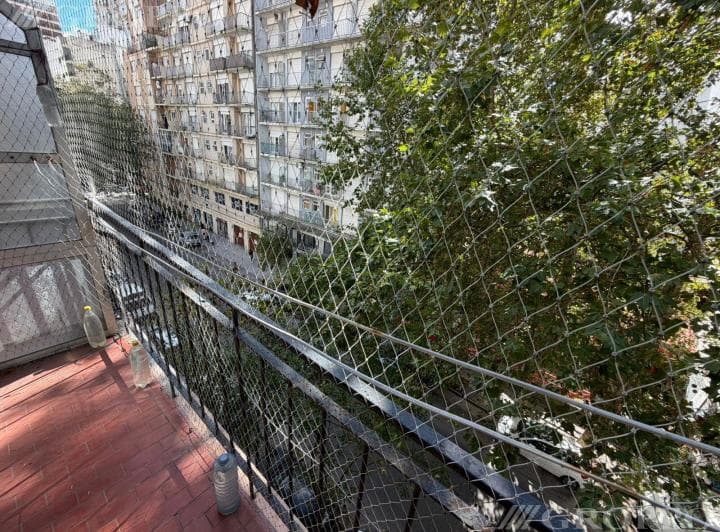 1 Ambiente Dividido en Plaza Colón - a La Calle con Balcón - 3