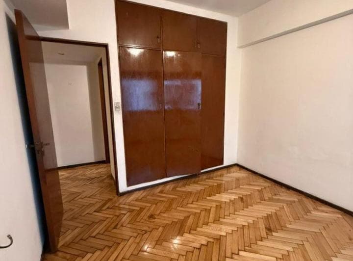 2 Ambientes - Lateral - Balcon Frances - Excelente Ubicacion - 3