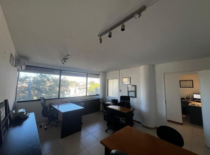Vendemos Oficina Amplia con Gran Vista, B° Alberdi - 3