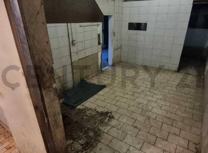 Venta Local en Villa Urquiza Permuta Financia - 2