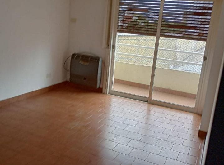 Venta Semipiso Dos Ambientes, Centro de Quilmes - 2