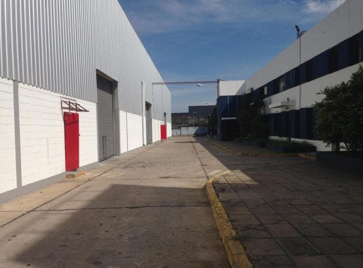 Depósito 2.600 m² - Tres de Febrero - 3