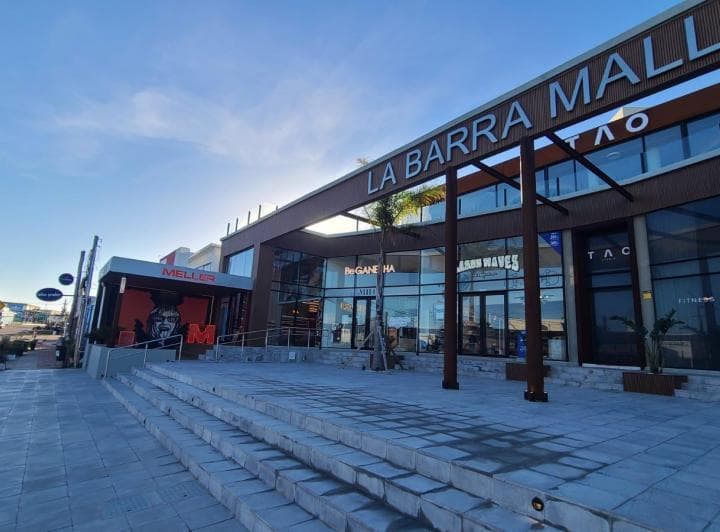 Locales en Galeria a Estrenar en Alquiler en La Barra - Tm - 3