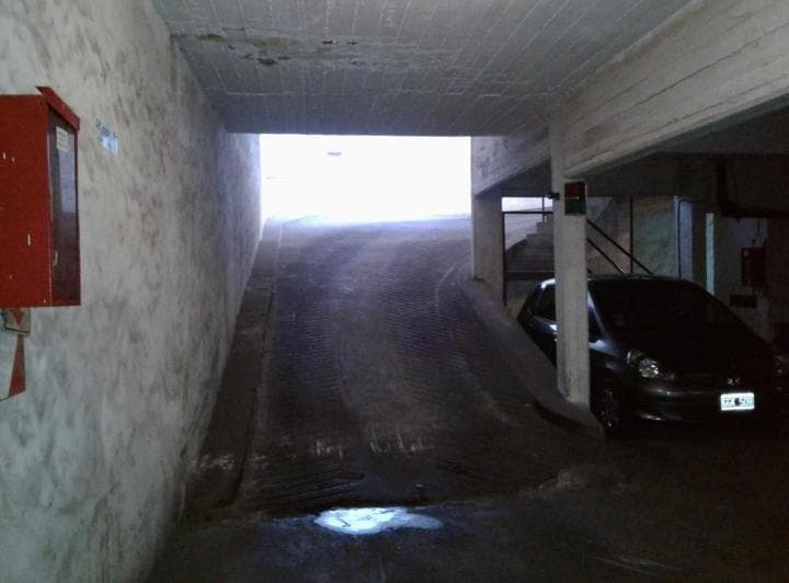 Cochera Fija en Venta en San Isidro, G. B. a. Zona Norte, Argentina - 2
