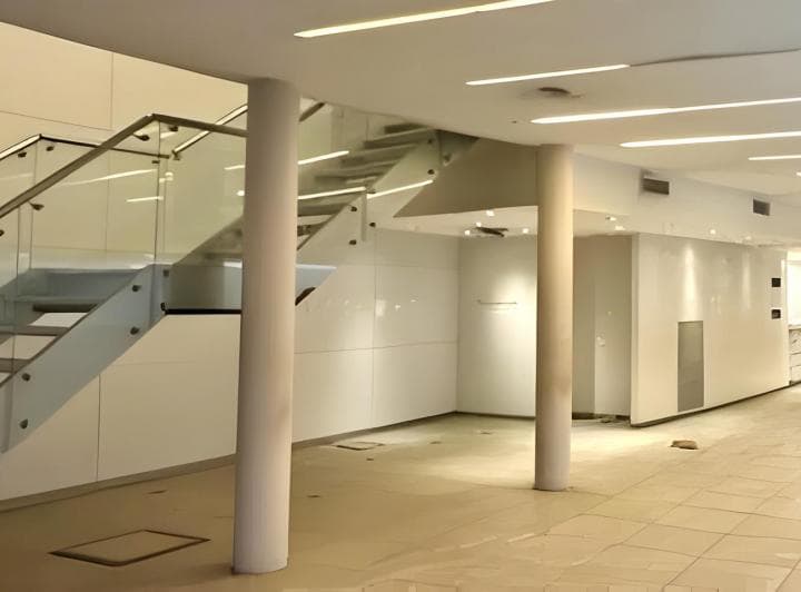 Venta Local Comercial Amplia Marquesina - Centro de San Miguel - 4