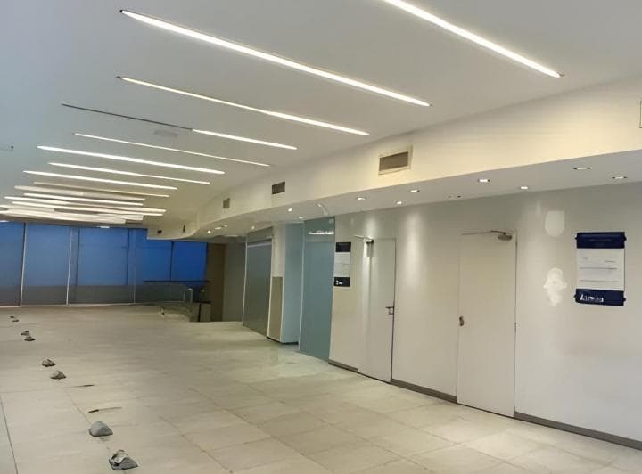 Venta Local Comercial Amplia Marquesina - Centro de San Miguel - 3