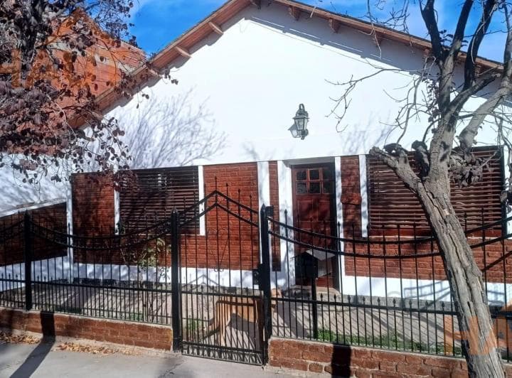 Venta de Casa 3 Habitaciones Apta Comercial y Profesional - 3