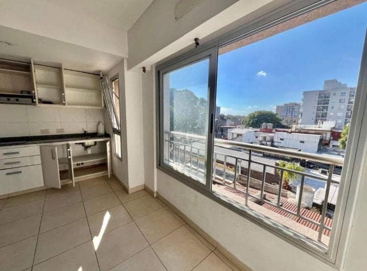 Excelente Departamento 1 Ambiente (Monoambiente) con Cochera. Tercer Piso "E". - 5