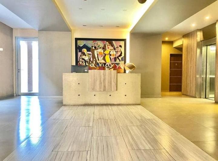 Excelente Departamento 1 Ambiente (Monoambiente) con Cochera. Tercer Piso "E". - 3