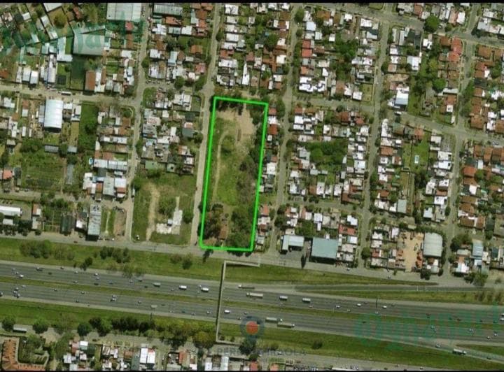 Terreno Comercial en Acceso Oeste - 2