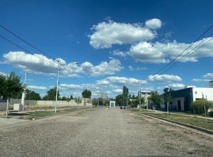 Oportunidad Dueño Vende Lote en Barrio Privado Bon Desti - 4
