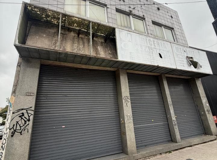 Deposito en Alquiler con Local a La Calle y Dpto. Ubicado en Villa Luro. - 4
