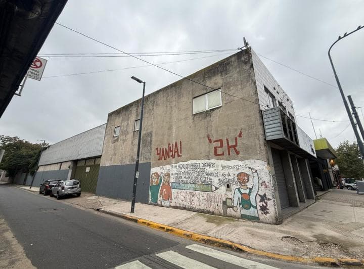 Deposito en Alquiler con Local a La Calle y Dpto. Ubicado en Villa Luro. - 2