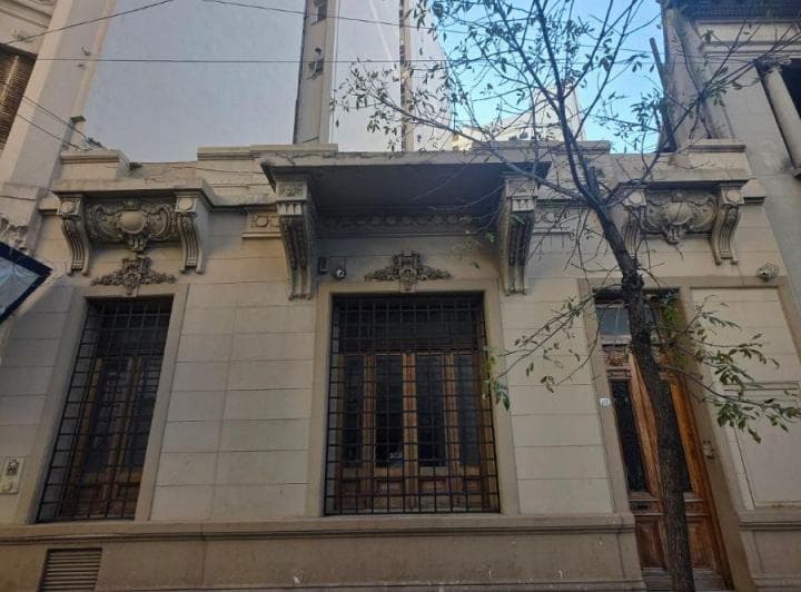 Oficina S/lote de 10.90x22 en Muy Buen Estado con 250 m² Cub - 2