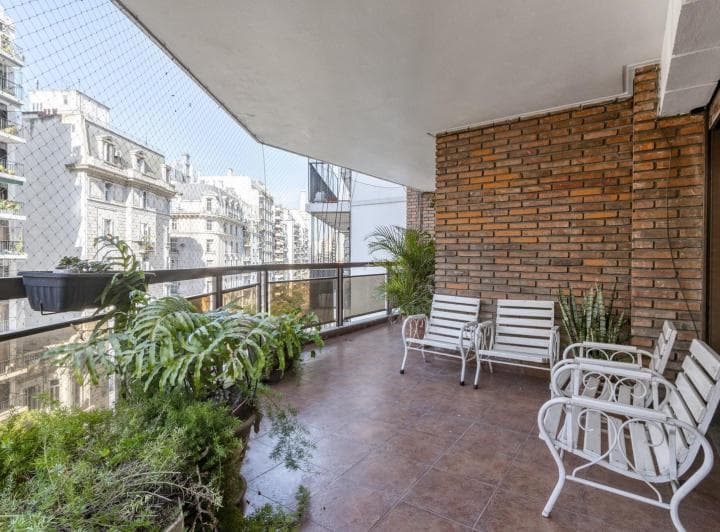 Venta Departamento en Recoleta 4 Ambientes con Balcon Aterrazado - Cochera y Baulera - 2