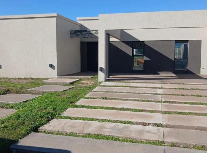 Casa en Barrio Privado en Venta - 2