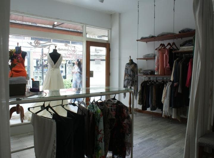 Oportunidad de Negocio Venta de Local Comercial en La Peatonal - 2
