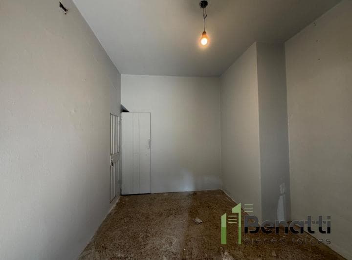 Local en Alquiler de 8 m² con Vidriera y Persiana Manual - 2