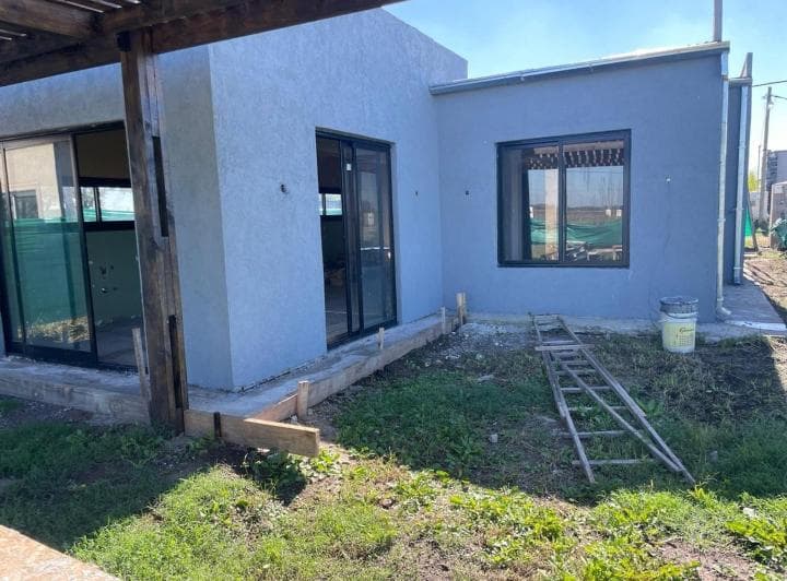 Excelente Casa en Venta en General Rodriguez - 5