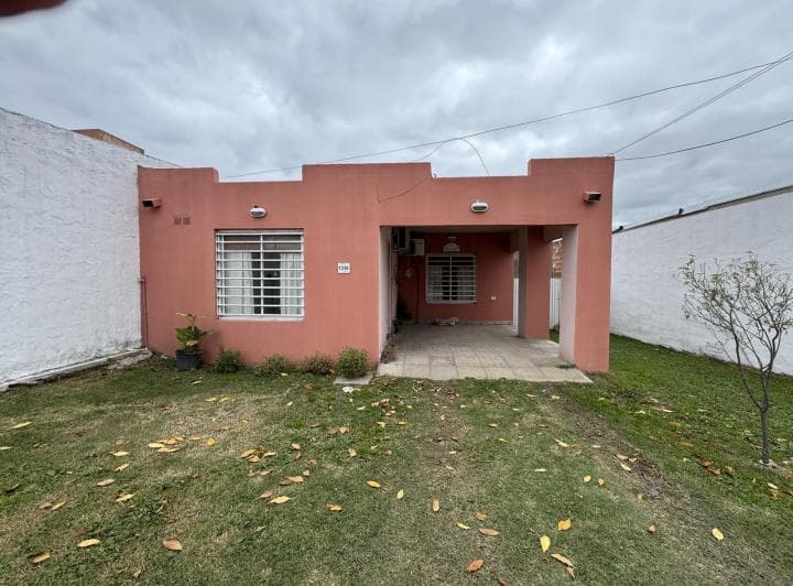 Casa en Venta de Una Habitación, con Gran Patio en Zona Tranquila - 3