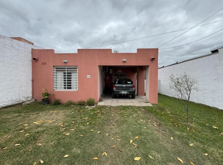 Casa en Venta de Una Habitación, con Gran Patio en Zona Tranquila - 2