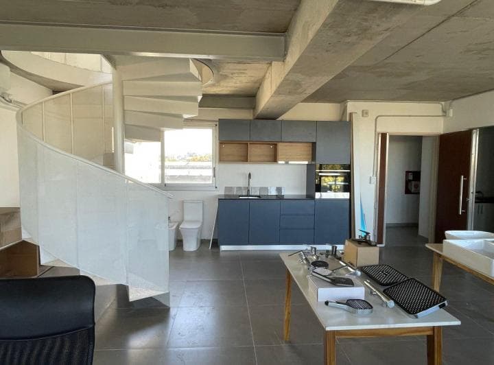Venta - Gran Oficina Comercial Planta Abierta Duplex con Balcon Terraza. Villa Crespo - 5