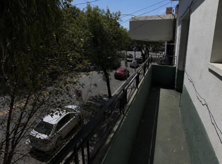 Parque Avellaneda - Av Eva Peron Al 4800 - 3 Amb Al Frente - a Refaccionar - 2