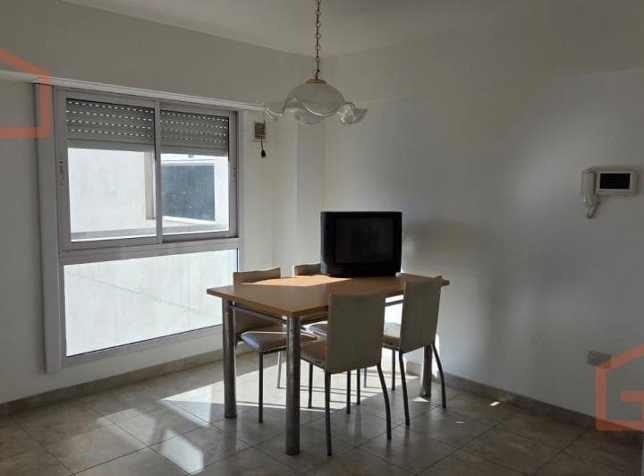 Departamento en Venta Monoambiente Amplio Moron Centro - 2