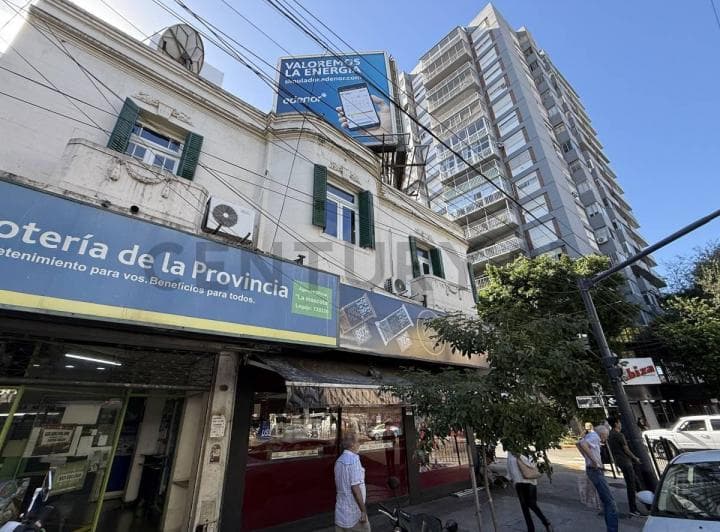 Venta Oficinas / Departamento 6 Ambientes en Esquina Emblemática – Olivos Centro - 2