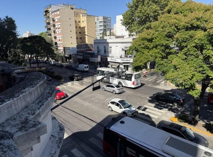 Venta Oficinas / Departamento 6 Ambientes en Esquina Emblemática – Olivos Centro - 5