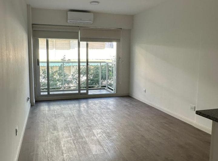 Venta. Depto de 1 Ambiente. Frente, Balcon, Virrey Arredondo y Cabildo. - 2