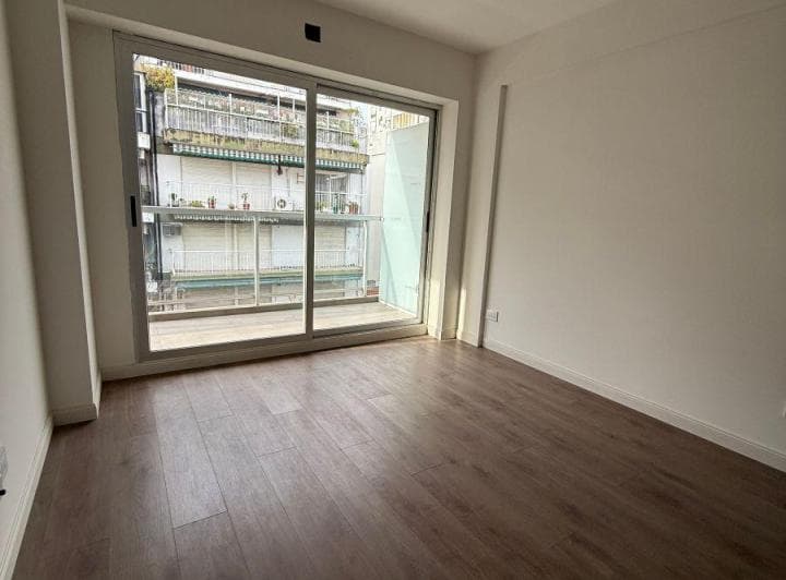 Venta. Depto de 1 Ambiente. Frente, Balcon, Virrey Arredondo y Cabildo. - 4